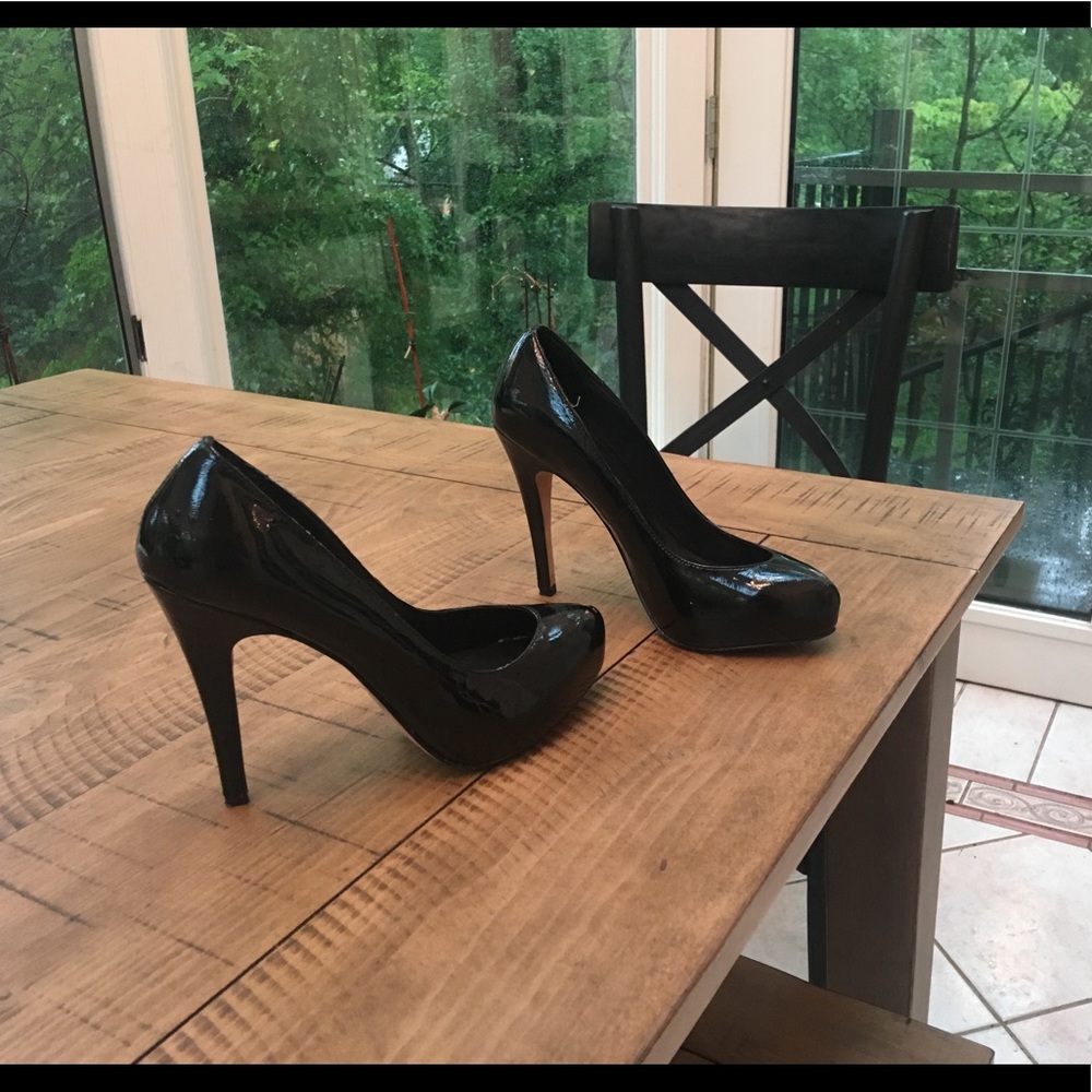 Dolce Vita black patent heels!